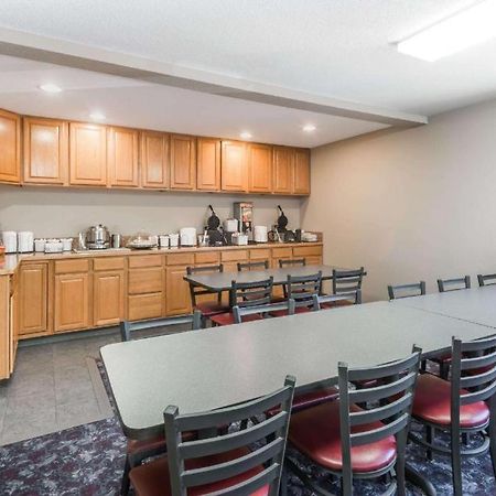 فندق سوبر 8 باي ويندام بلويت Beloit المظهر الخارجي الصورة